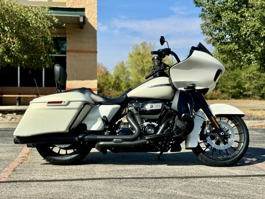 2018 Harley-Davidson Road Glide Special Bonneville Salt Pearl