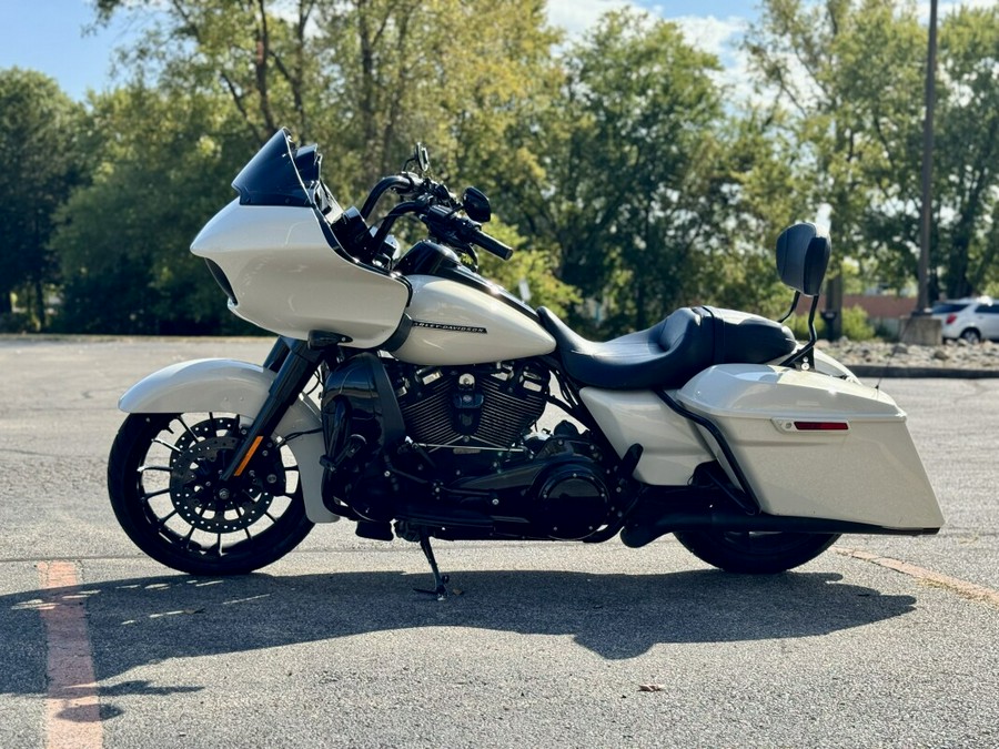 2018 Harley-Davidson Road Glide Special Bonneville Salt Pearl