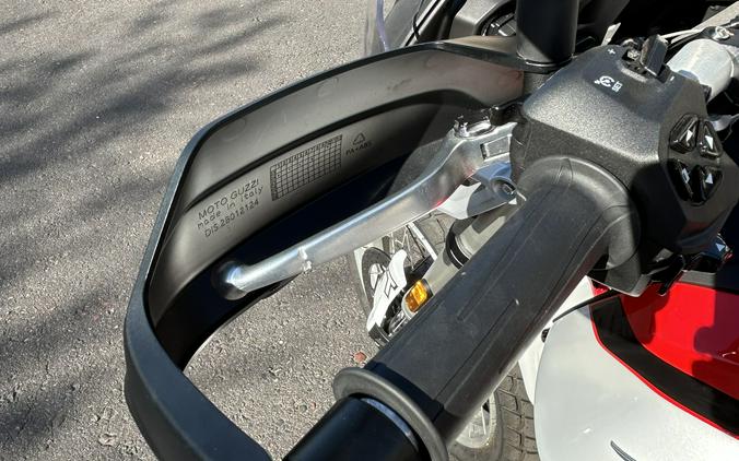 2025 Moto Guzzi V85 TT