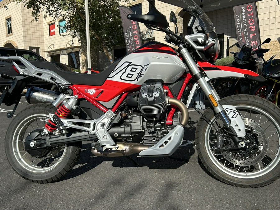 2025 Moto Guzzi V85 TT