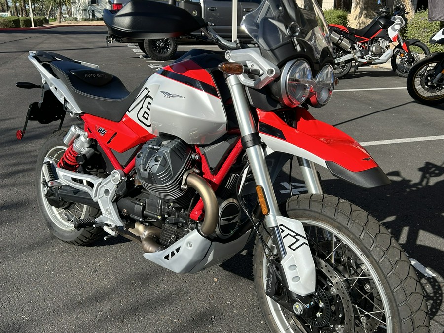 2025 Moto Guzzi V85 TT