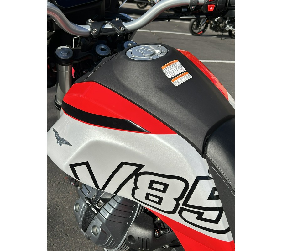 2025 Moto Guzzi V85 TT