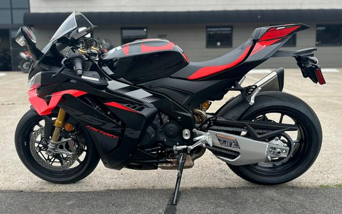 2026 Aprilia TUONO V4 1100 FACTORY