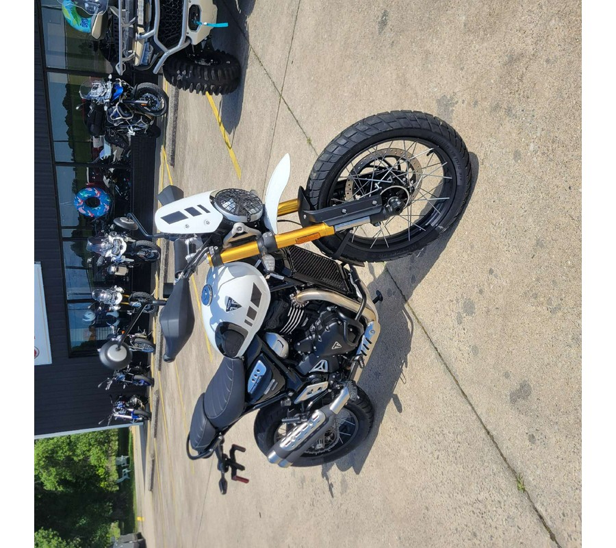 2026 Triumph Scrambler 400 XC