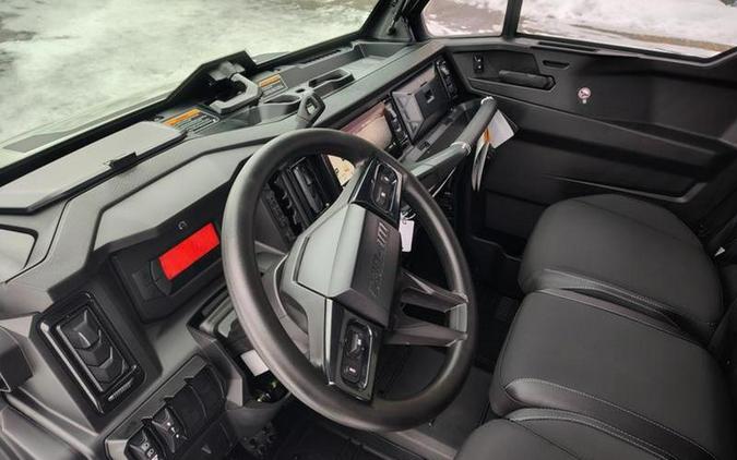2026 Can-Am® Defender Limited HD11
