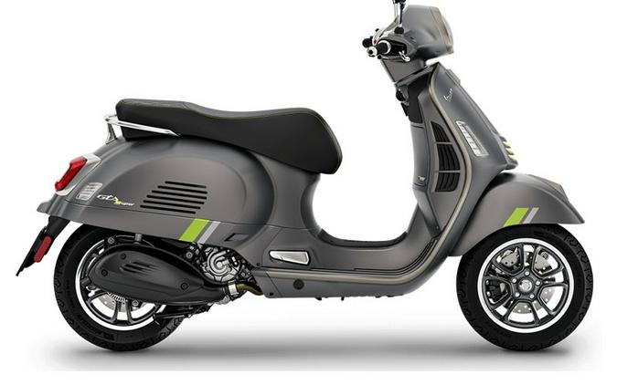 2023 Vespa GTS 300 Review [Scooter Testing in Italy]