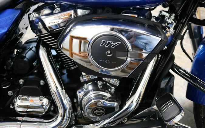 2025 Harley-Davidson® Road Glide® Blue Burst