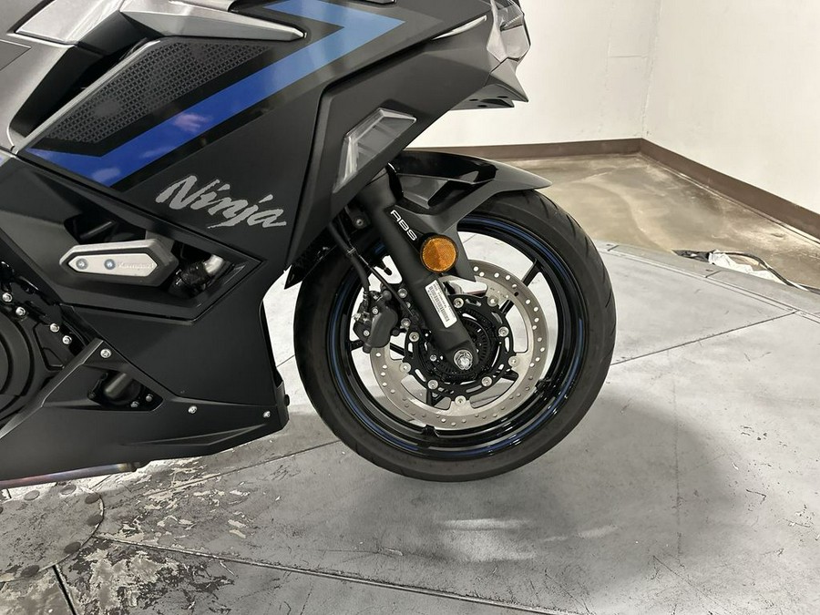 2025 Kawasaki Ninja® 500 SE ABS