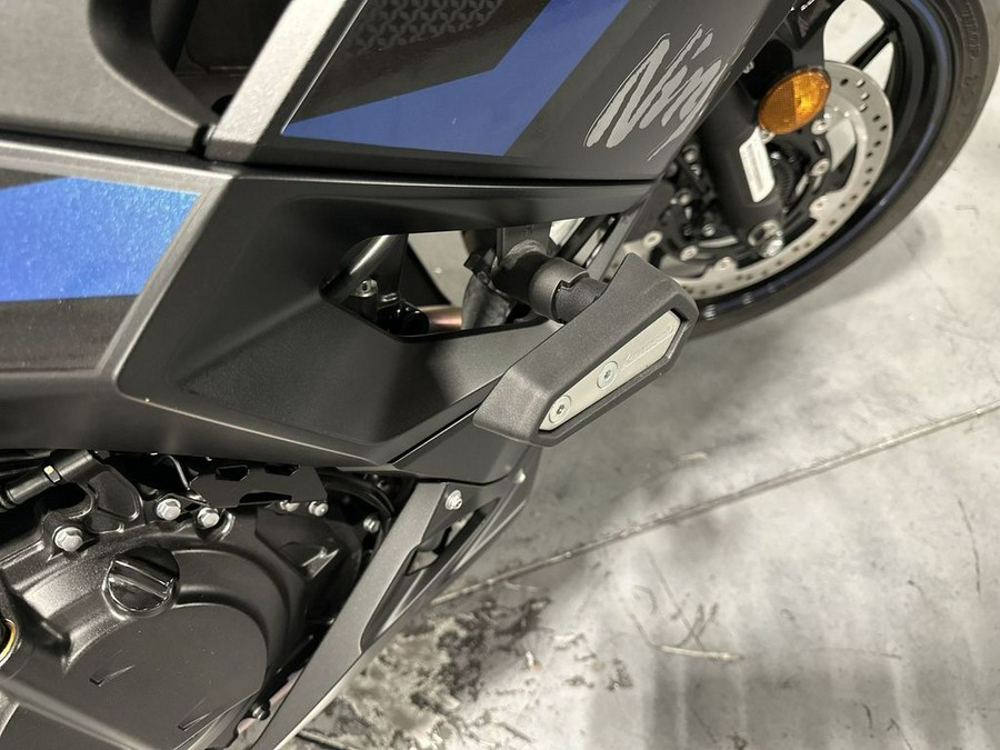 2025 Kawasaki Ninja® 500 SE ABS