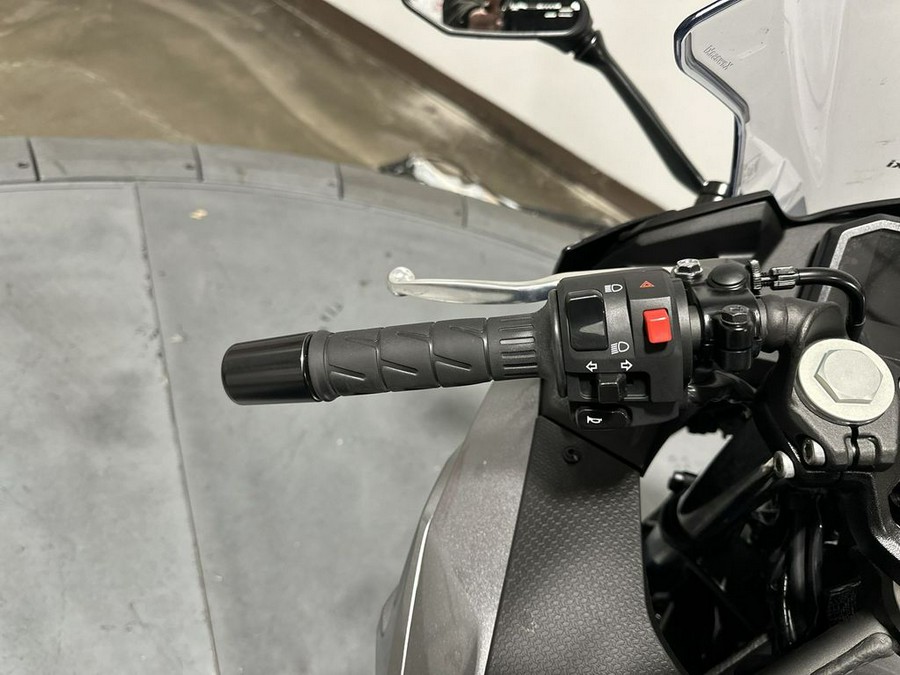 2025 Kawasaki Ninja® 500 SE ABS