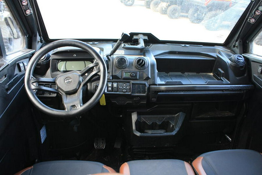 2023 Can-Am® Defender MAX Lone Star Cab HD10