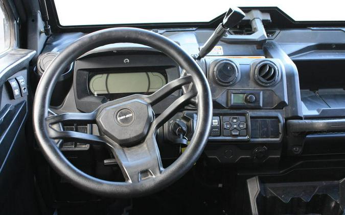 2023 Can-Am® Defender MAX Lone Star Cab HD10