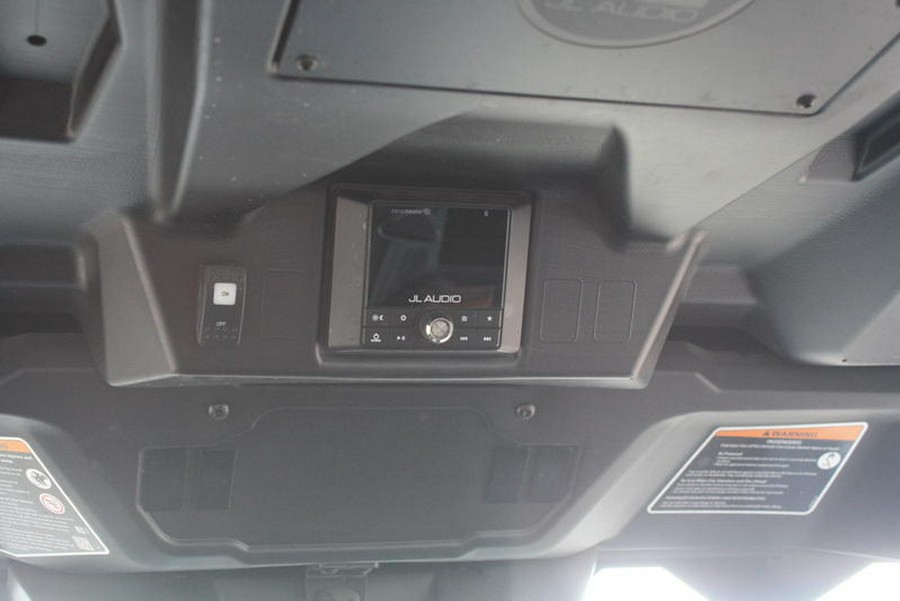 2023 Can-Am® Defender MAX Lone Star Cab HD10