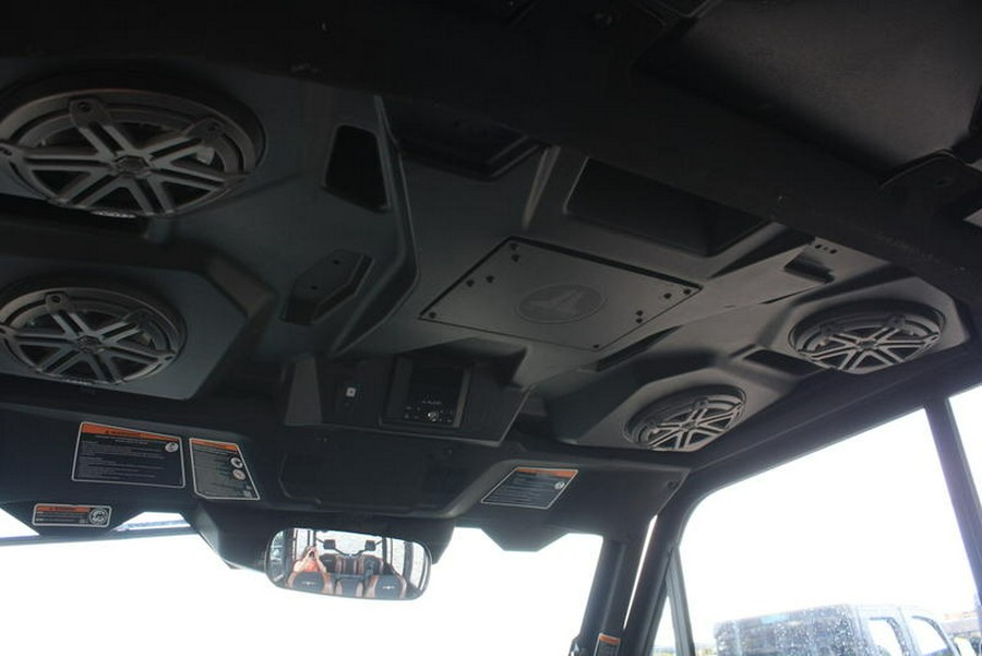 2023 Can-Am® Defender MAX Lone Star Cab HD10