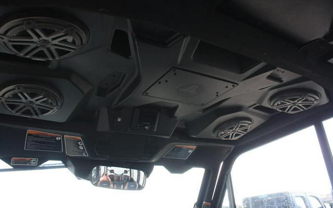 2023 Can-Am® Defender MAX Lone Star Cab HD10