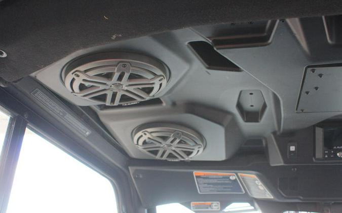 2023 Can-Am® Defender MAX Lone Star Cab HD10