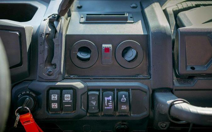 2021 Can-Am® Defender DPS HD8