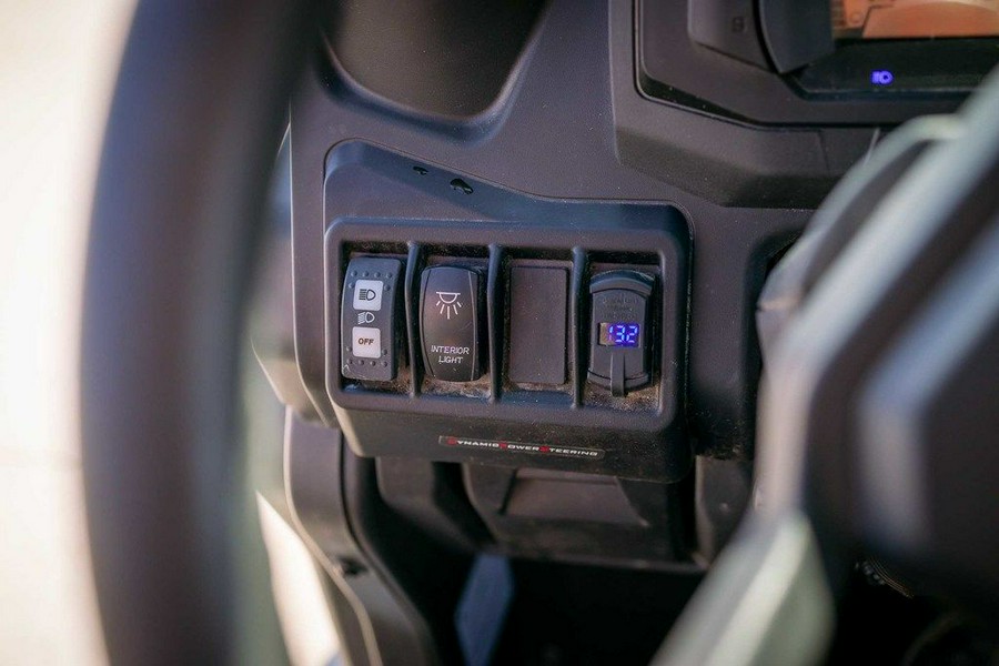 2021 Can-Am® Defender DPS HD8