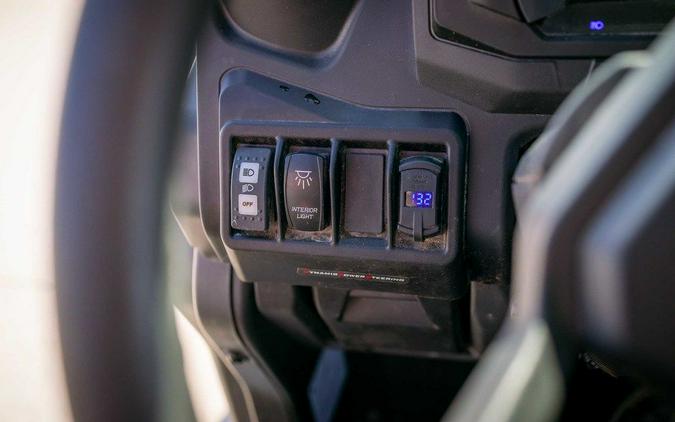 2021 Can-Am® Defender DPS HD8