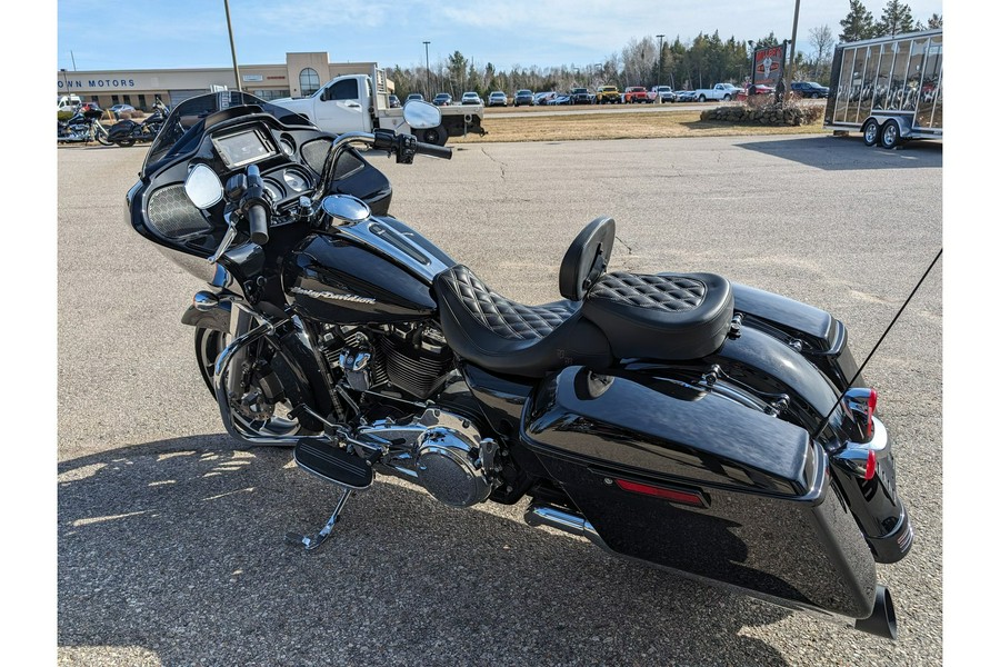 2017 Harley-Davidson® FLTRXS Road Glide Special