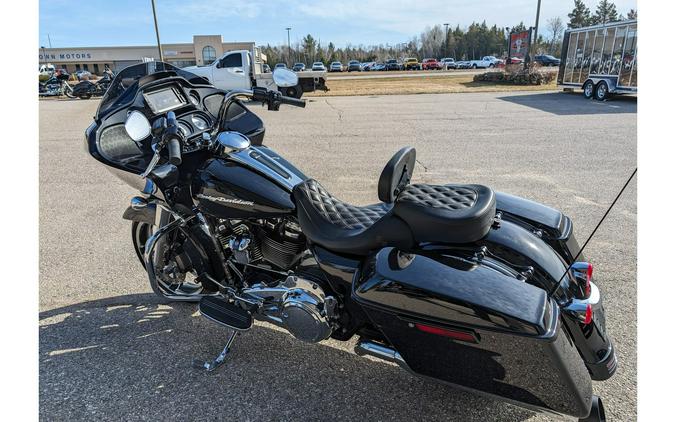 2017 Harley-Davidson® FLTRXS Road Glide Special