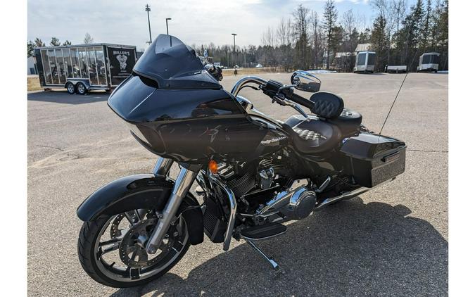 2017 Harley-Davidson® FLTRXS Road Glide Special