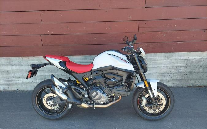 2024 Ducati MONSTER PLUS