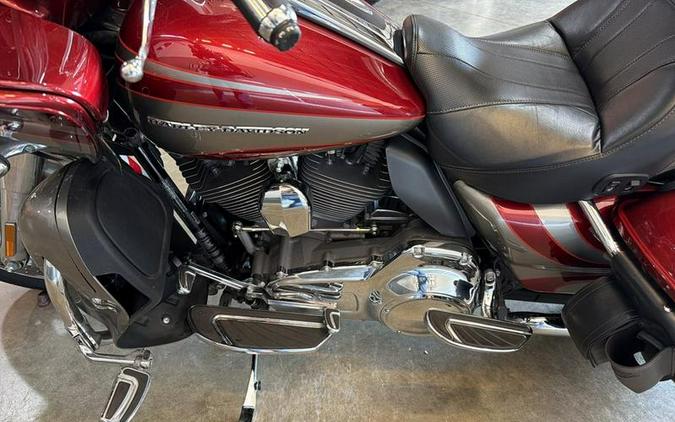 2016 Harley-Davidson® FLTRUSE - CVO™ Road Glide Ultra®