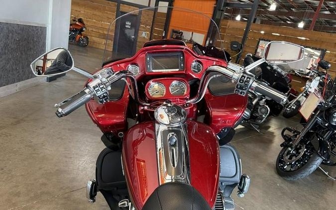 2016 Harley-Davidson® FLTRUSE - CVO™ Road Glide Ultra®
