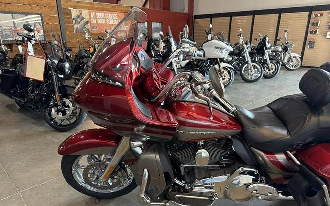 2016 Harley-Davidson® FLTRUSE - CVO™ Road Glide Ultra®