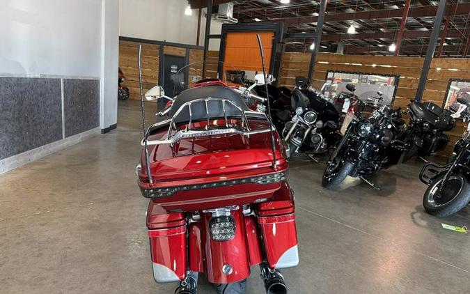 2016 Harley-Davidson® FLTRUSE - CVO™ Road Glide Ultra®