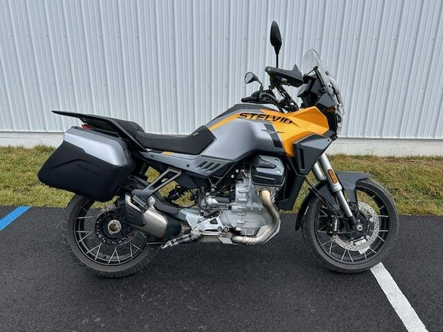 2024 Moto Guzzi Stelvio