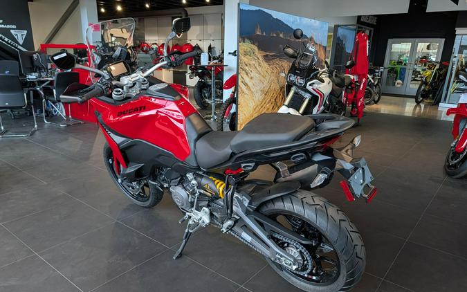 2027 DUCATI MULTISTRADA V2 RED