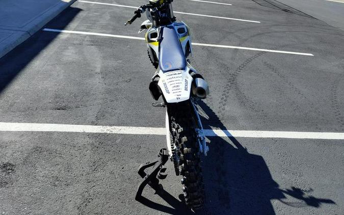 2020 Husqvarna® F2101S1