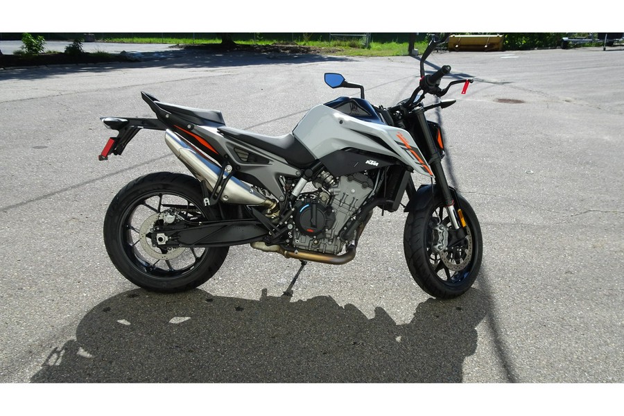 2024 KTM Duke 790