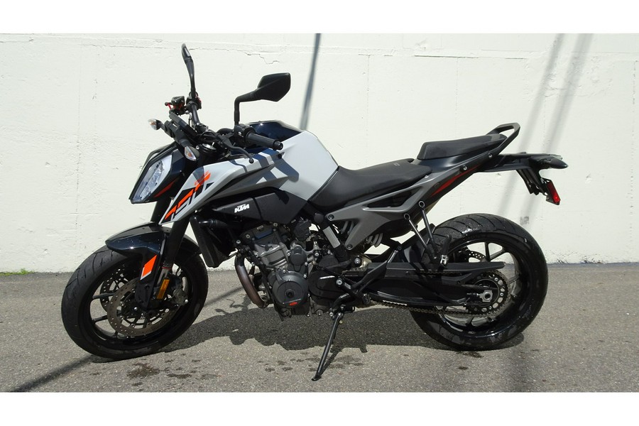 2024 KTM Duke 790