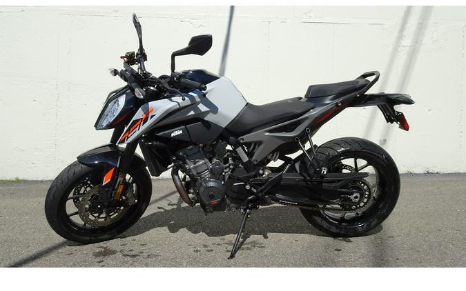 2024 KTM Duke 790