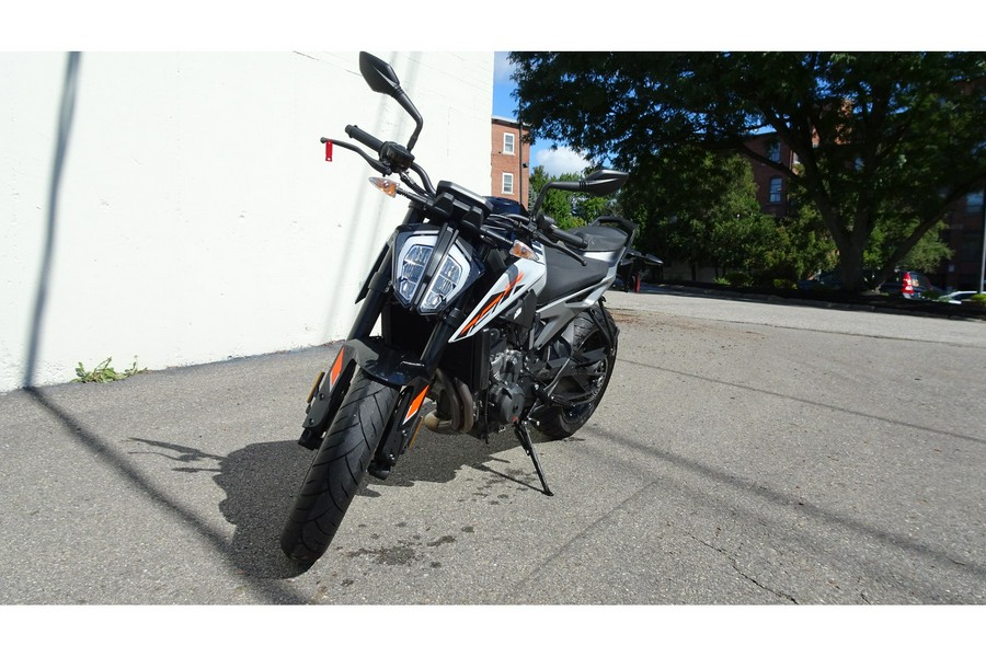 2024 KTM Duke 790