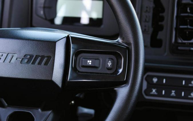 2026 Can-Am® Defender MAX XT CAB HD11 With 10.25 in.display