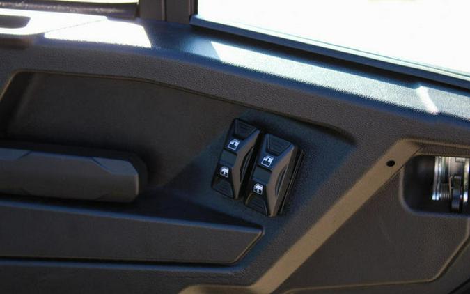 2026 Can-Am® Defender MAX XT CAB HD11 With 10.25 in.display