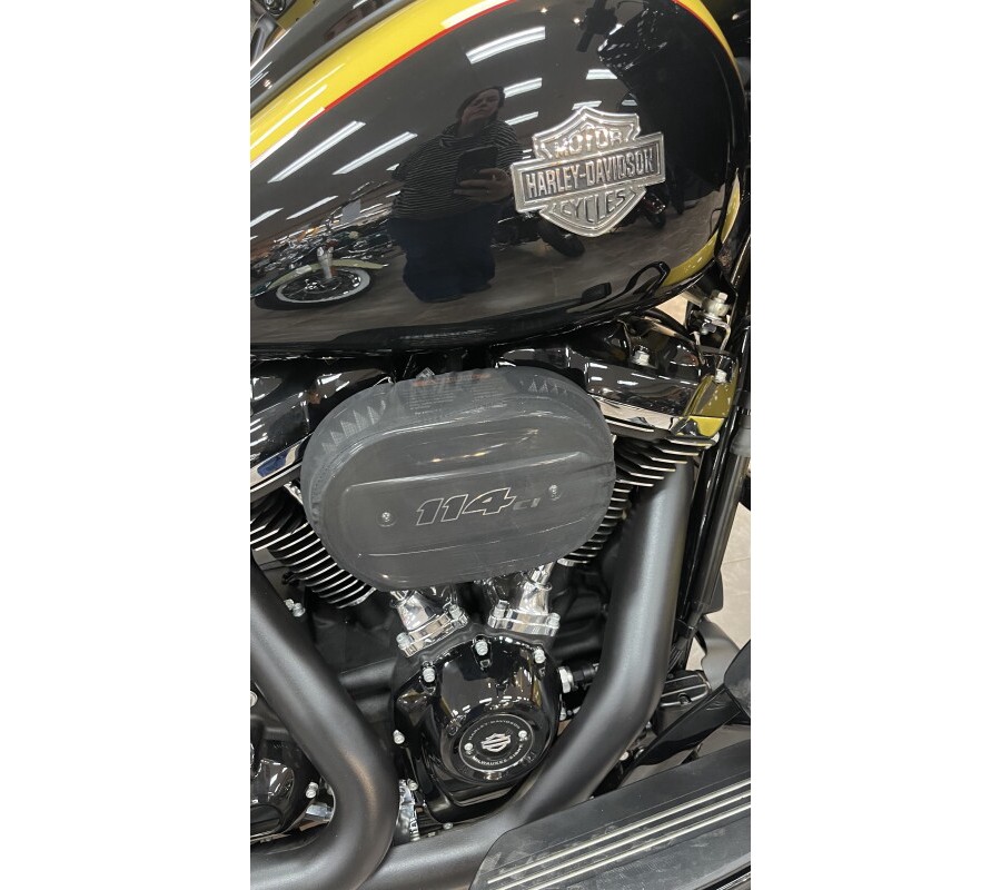 2023 HarleyDavidson Road Glide Special Industrial Yellow / Vivid Black