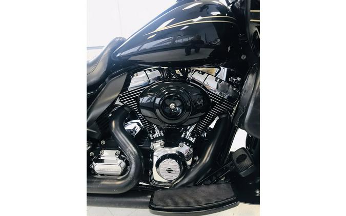 2011 Harley-Davidson® FLTRU ROAD GLIDE ULTRA 103