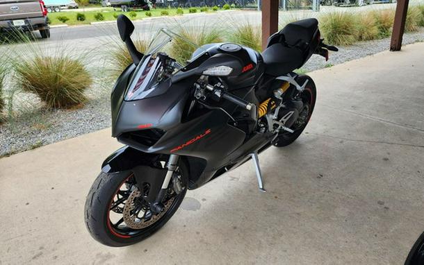 2024 Ducati Panigale V2 Black on Black