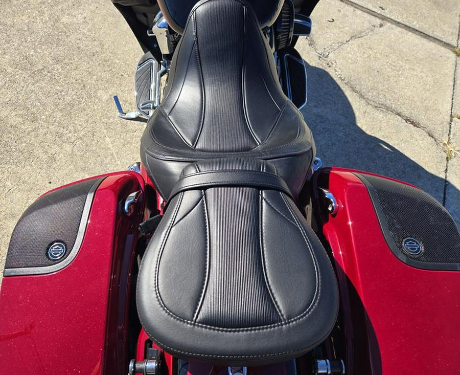 2017 Harley-Davidson® FLHXSE - CVO™ Street Glide®