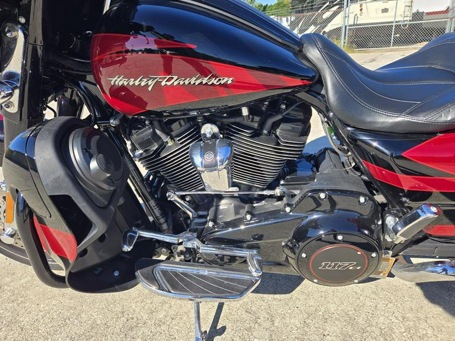 2017 Harley-Davidson® FLHXSE - CVO™ Street Glide®