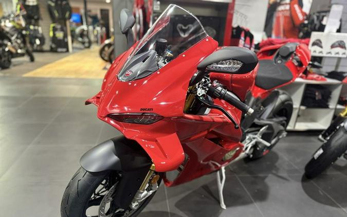 2025 Ducati Panigale V4 S