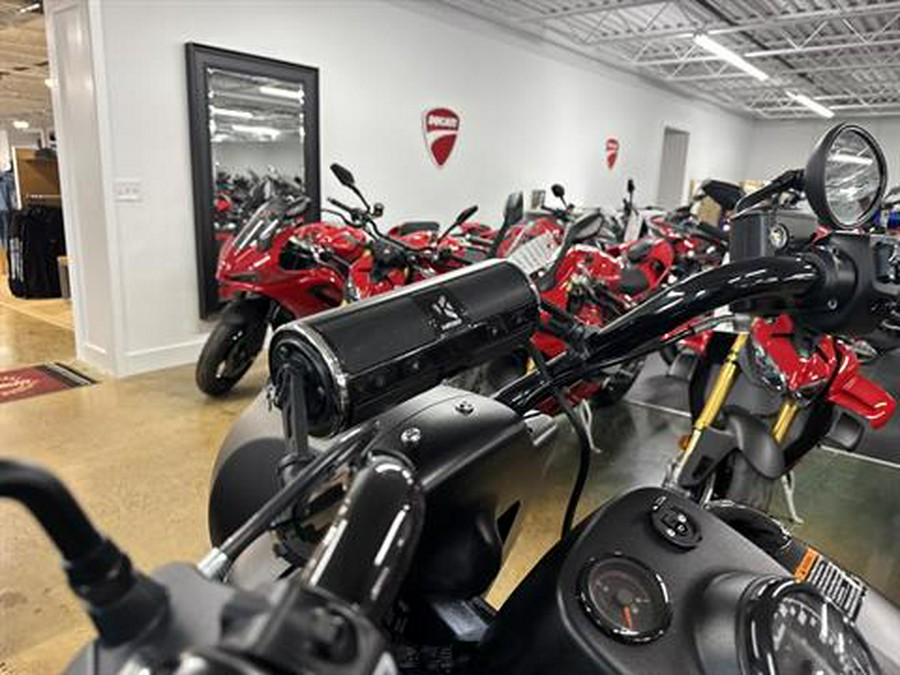 2023 Indian Motorcycle Springfield® Dark Horse®