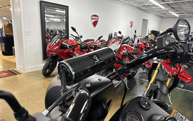 2023 Indian Motorcycle Springfield® Dark Horse®