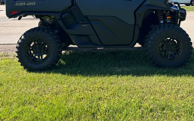 2026 Can-Am Defender Limited HD11