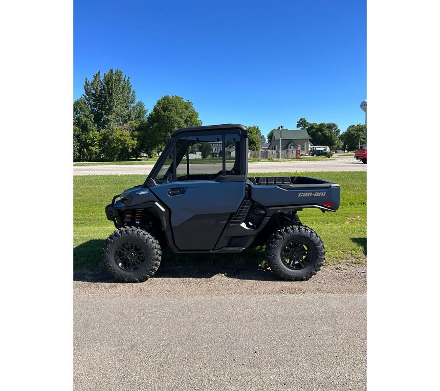 2026 Can-Am Defender Limited HD11